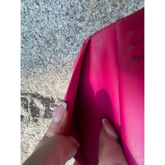 LOUIS VUITTON Monogram Vernis Wallet - Picture 9 of 13